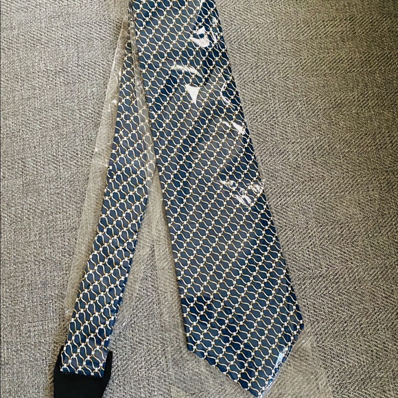 New necktie - Picture 4 of 6